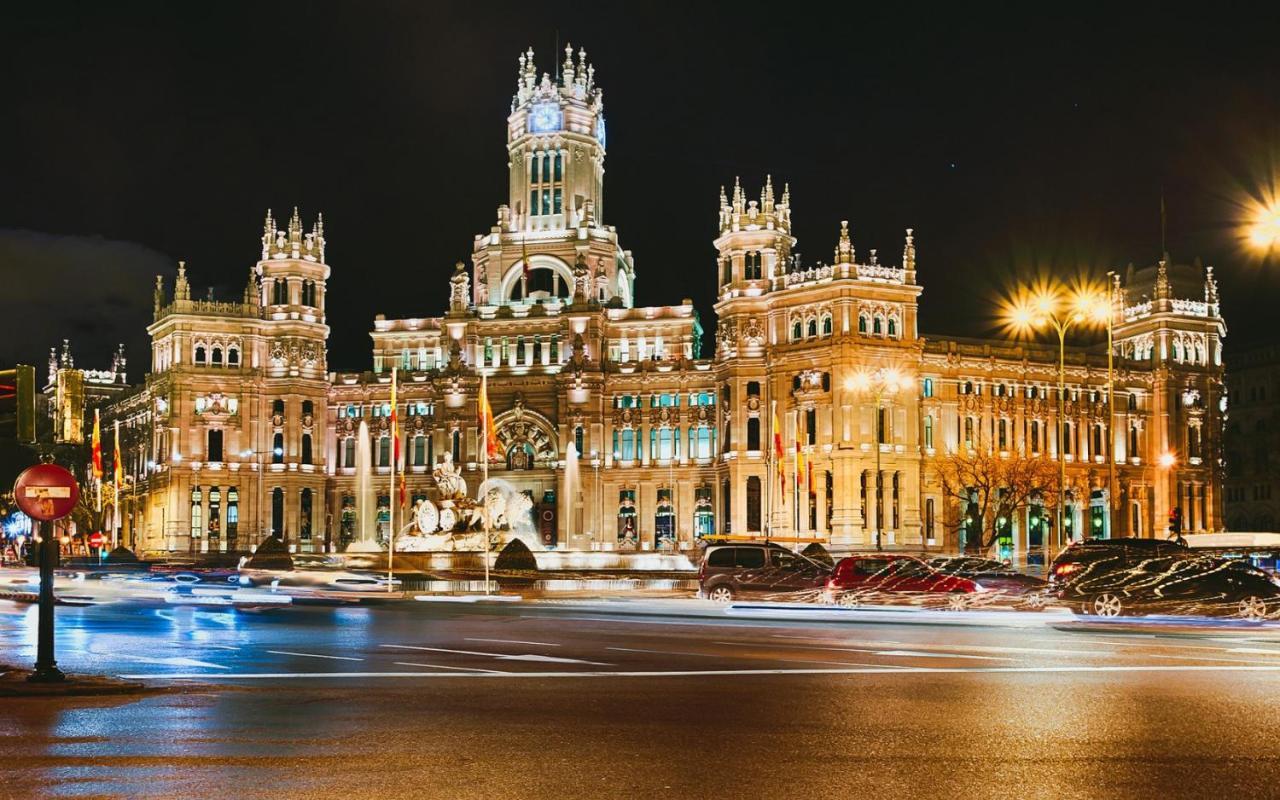 La Reina De Gran Via - Parking Tph Bed & Breakfast Madrid Exterior photo