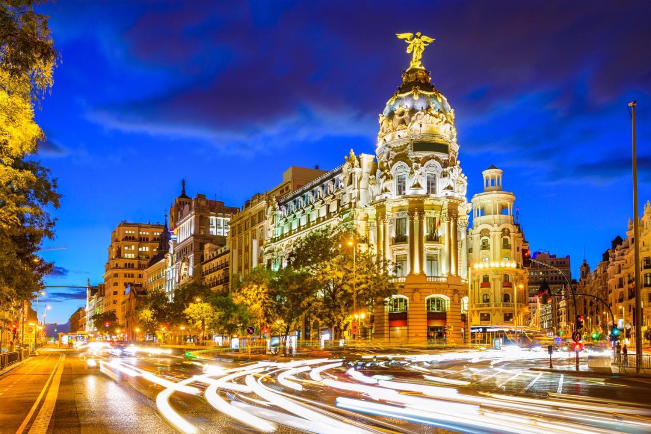 La Reina De Gran Via - Parking Tph Bed & Breakfast Madrid Exterior photo