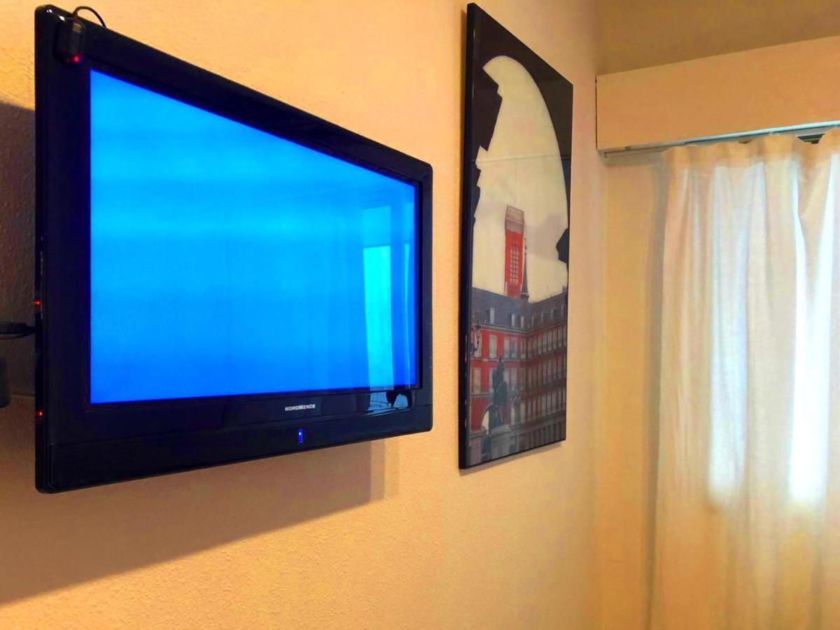 La Reina De Gran Via - Parking Tph Bed & Breakfast Madrid Exterior photo